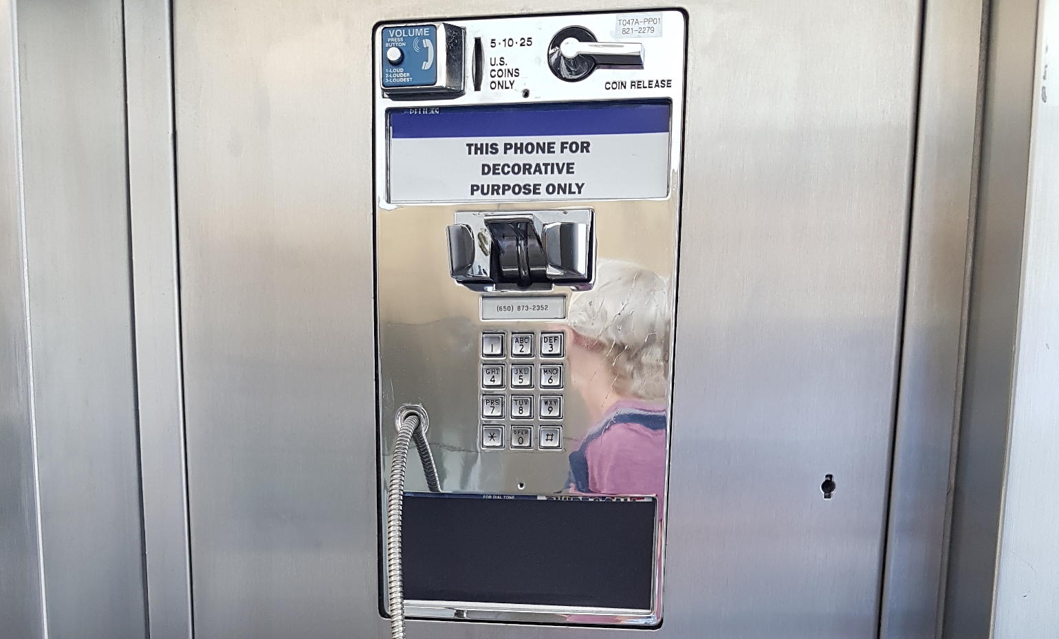 decommissioned pay phone