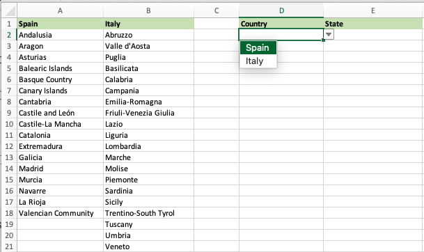 The same spreadsheet, this time showing columns D and E, with headers “Country” and “State”, respectively. Below Country is a dropdown listing Spain and Italy, with Spain selected.